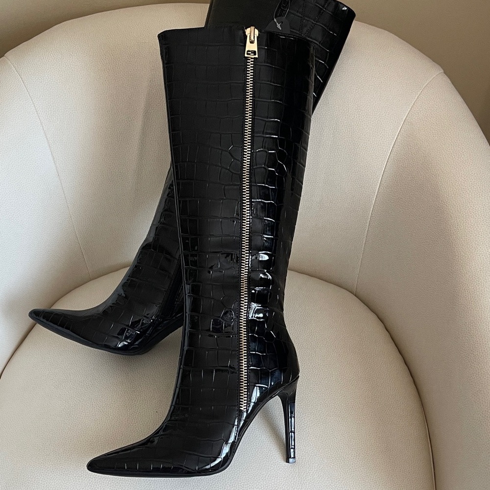 NEW N.C.l Concepts 
Sabrinaa Zip Croc-Embossed KneeHigh Boots